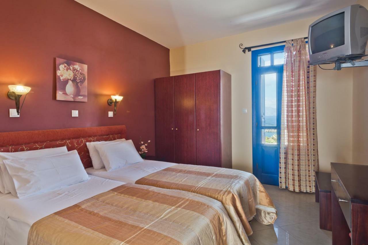 Alkioni Hotel Foinikion Exterior photo